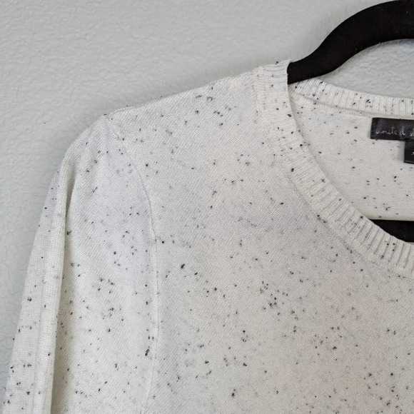United States Sweater White/ Black dot V hem size Large - Picture 3 of 9
